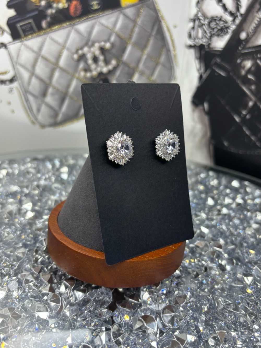 Silver Crystal Halo Stud Earrings NIP - Picture 3 of 6